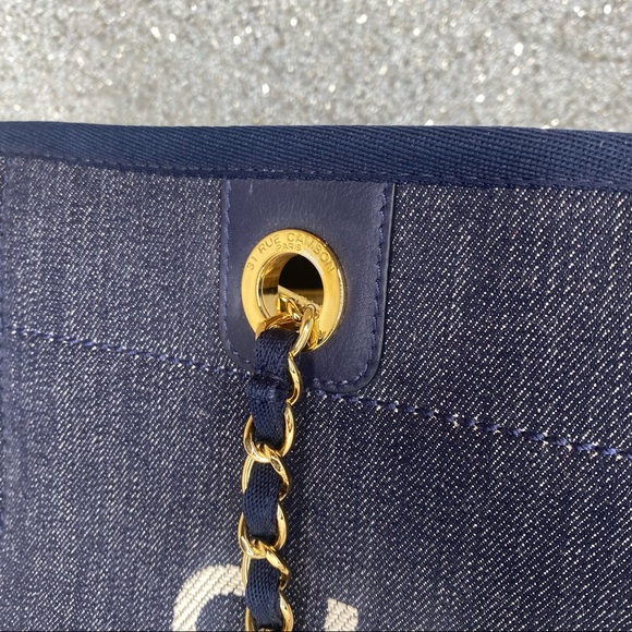 ❤️ SOLD Chanel Small Denim Blue Deauville Tote with gold hardware - Picture 4 of 16